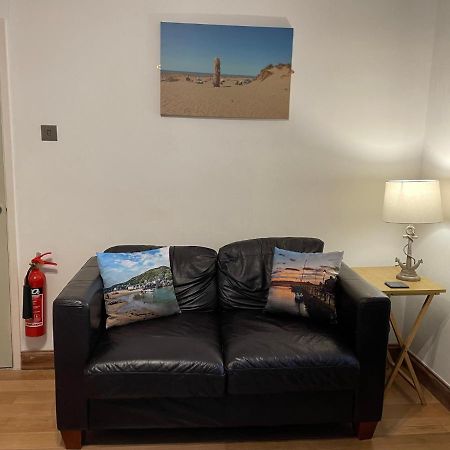 Flat 2, Ty Newydd Appartement Barmouth Buitenkant foto