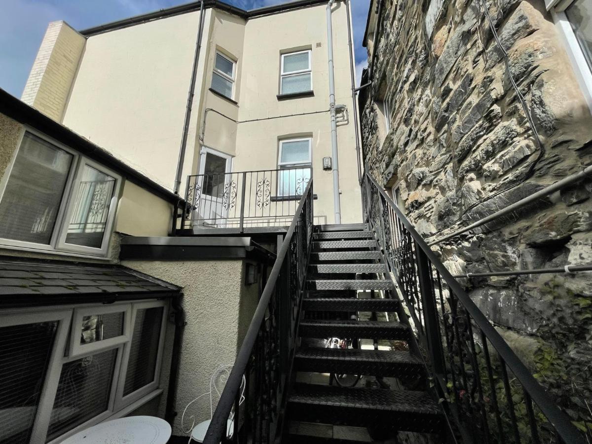 Flat 2, Ty Newydd Appartement Barmouth Buitenkant foto